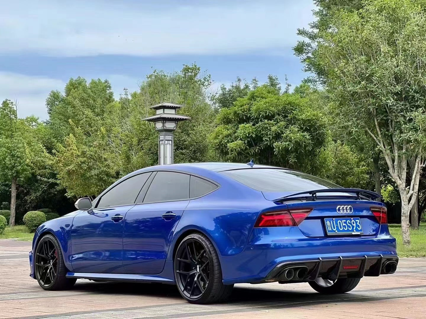2016-2018 Audi A7 S line S7 Style Carbon Fiber Rear Diffuser With Tailpipe For Audi A7 S7 C7.5
