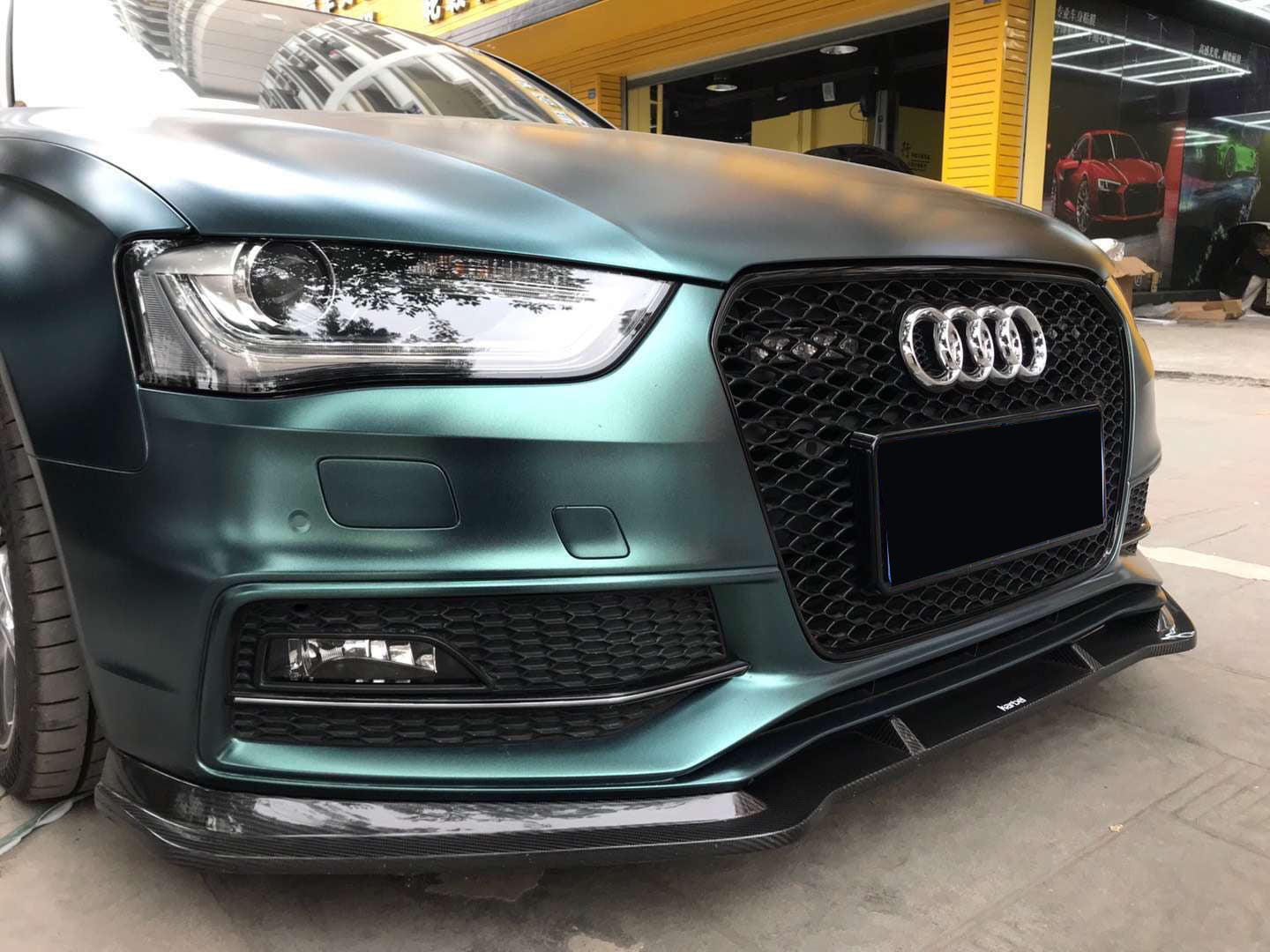 2013-2016 Audi RS4 Honeycomb Front Grille For Audi A4 S4 B8.5